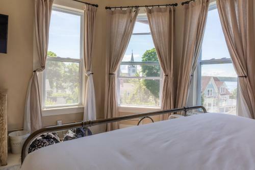 Pine Cottage Bed & Breakfast