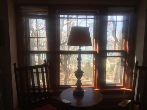 Posada Lakeside Inn