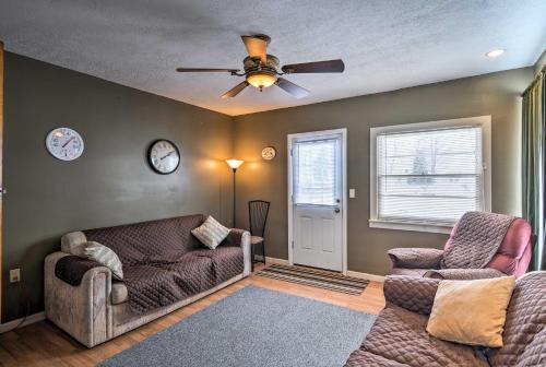 Cottage With Fire Pit Walk To Park And Houghton Lake!