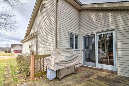 Home With Bar - Mins To Olcott Lake And Wineries!
