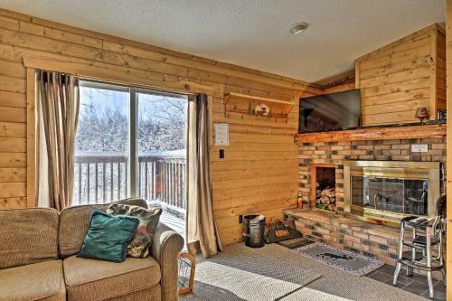 Black River Retreat 3 Mi To Powderhorn Mtn!