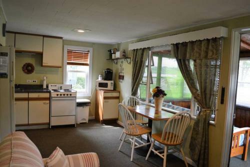 Apartamento Quaint Cabin Near Many Attractions W/ Private Dock