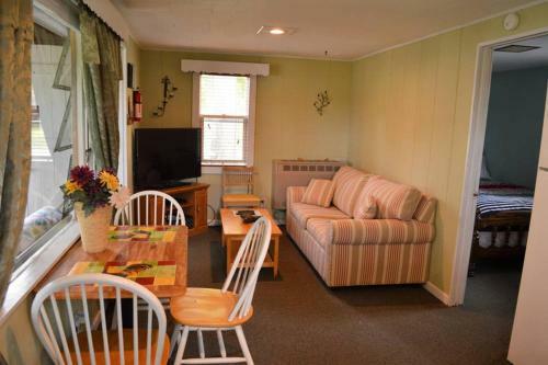 Apartamento Quaint Cabin Near Many Attractions W/ Private Dock