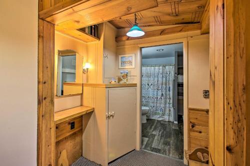 Waterfront Torch Lake Cottage Private Beach!