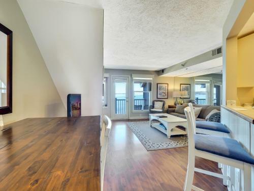 304 North Shore Inn