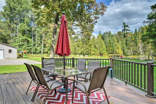 Riverfront Traverse City Cabin With Kayaks And Fire Pit