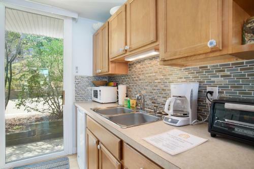 Holiday Hills Condo, Unit #5