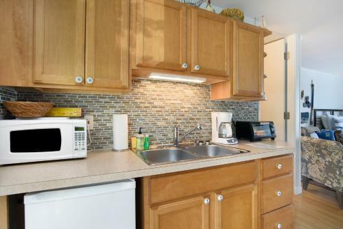 Holiday Hills Condo, Unit #5