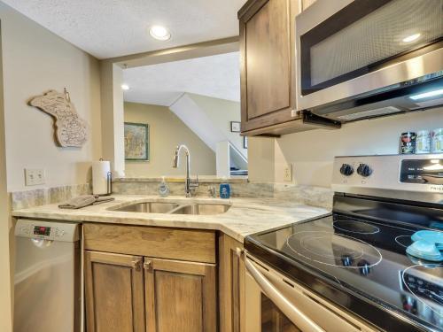 302 North Shore Inn