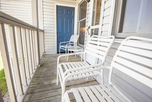 203 North Shore Inn
