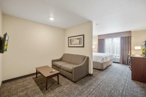 Cobblestone Hotel & Suites - Austin