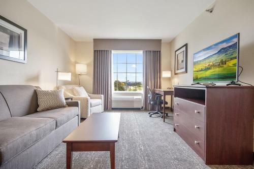 Cobblestone Hotel & Suites - Austin