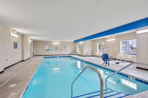 Cobblestone Hotel & Suites - Austin