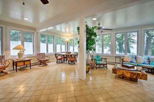 Lake Michigan Family Home With Private Beach Access!