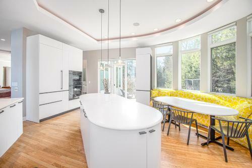 White Pearl Beach House