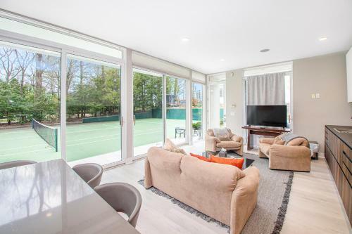 White Pearl Beach House