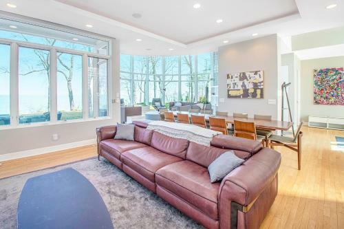 White Pearl Beach House