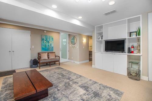 White Pearl Beach House