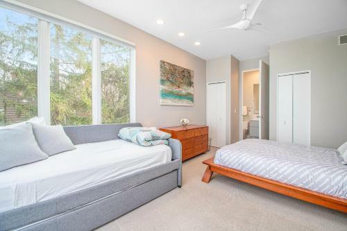 White Pearl Beach House