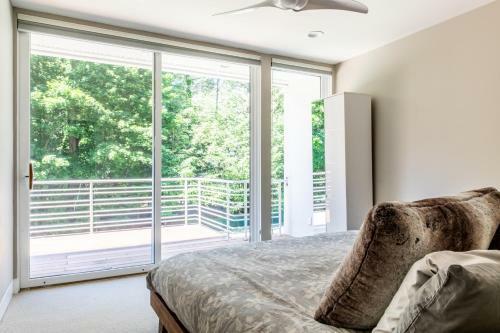 White Pearl Beach House