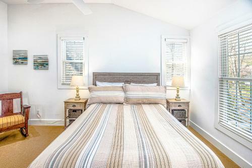 Lakeshore Cottage