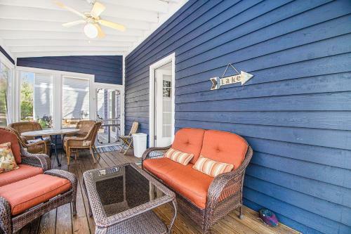 Lakeshore Cottage