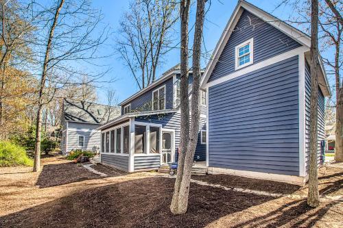 Lakeshore Cottage