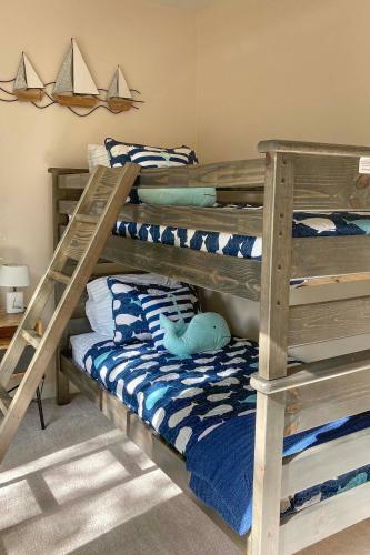 Pelican Paradise Pelican Lake Channel Front Home