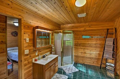 Rustic Cloquet Home With 3-season Porch And Fire Pit
