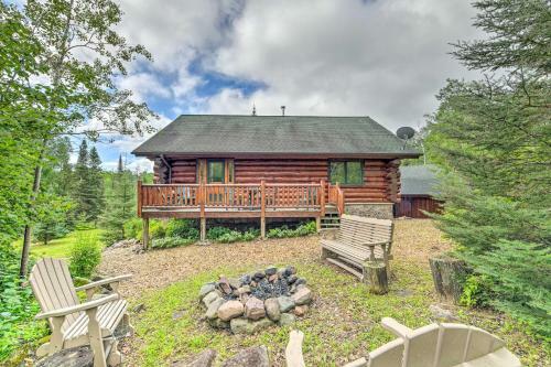 Lutsen Cabin With Fire Pit, Patio And Deck!