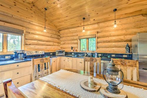Lutsen Cabin With Fire Pit, Patio And Deck!
