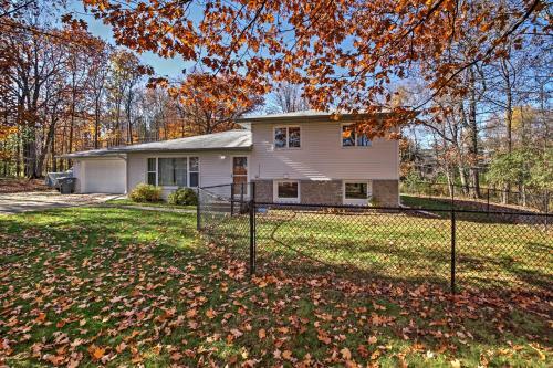 Quaint Duluth Hideaway With Private Fenced-in Yard!