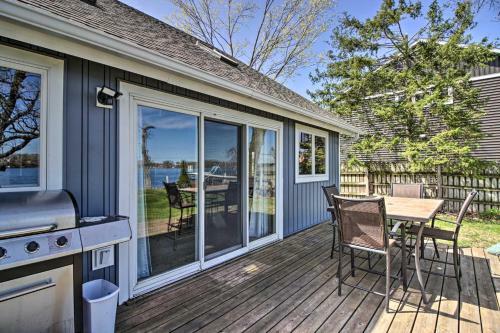 Authentic Cabin With Fire Pit On Roberds Lake!