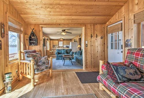 Lakefront Nisswa Cabin With Spacious Deck And Kayaks!