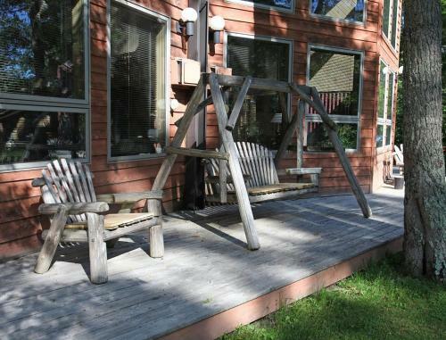 Beautiful Vacation Apartments On Serene Gull Lake