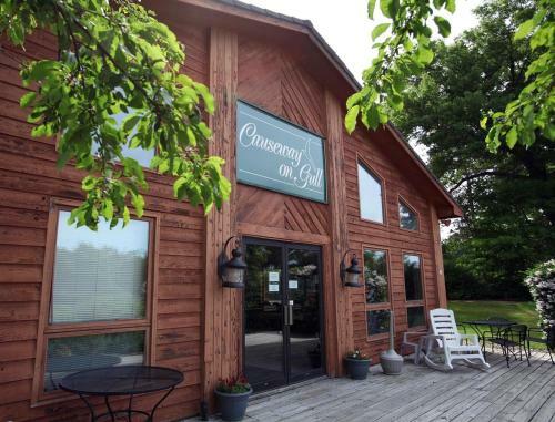 Beautiful Vacation Apartments On Serene Gull Lake