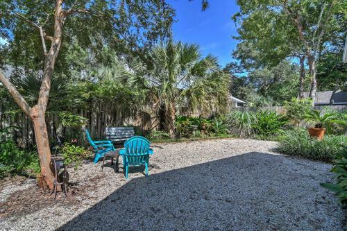 Bay St Louis Cottage - Harbor Half Mi, Beach 1 Mi!