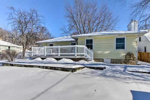Rochester Home With Deck, 5 Min To Mayo Clinic!