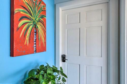 Walk To Beach From Chic Old Town Apartment With Yard