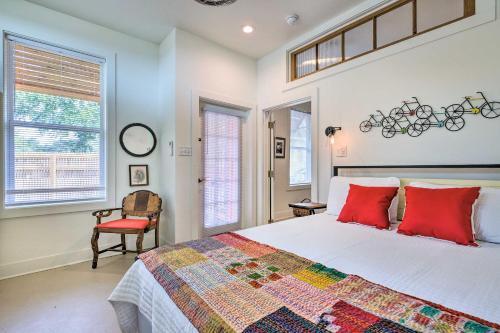 Walk To Beach From Chic Old Town Apartment With Yard