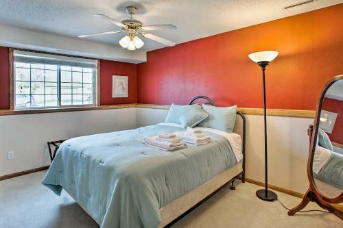 Suburban Gem With Yard And Deck 5mi From Dtwn Rochester!
