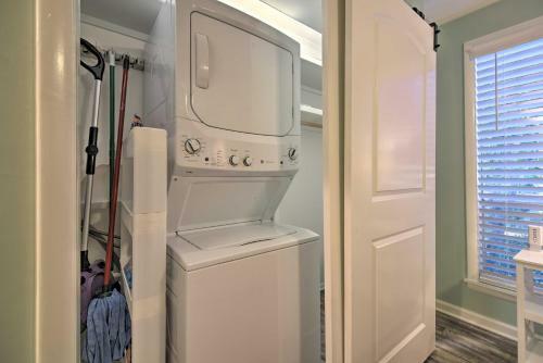 Apartamento 1st Floor, Renovated And Updated Condo With Pool