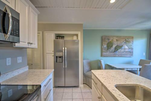 Apartamento 1st Floor, Renovated And Updated Condo With Pool