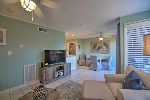 Apartamento 1st Floor, Renovated And Updated Condo With Pool