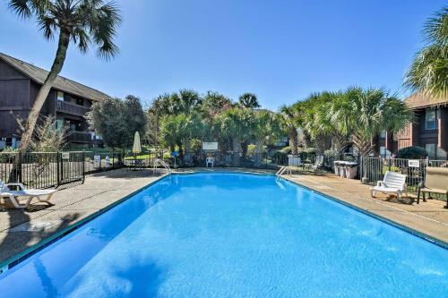 Apartamento 1st Floor, Renovated And Updated Condo With Pool