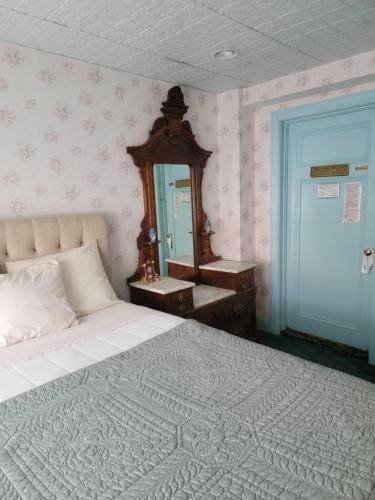 Hotel Lowell Inn