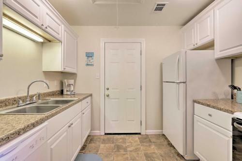 Gulfport Home With Deck And Grill, Walk To Beach!