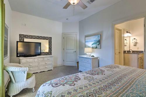 Gulf Coast Getaway With Water Views - Walk To Beach!