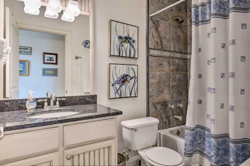 Gulf Coast Getaway With Water Views - Walk To Beach!
