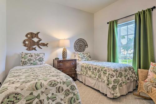 Gulf Coast Getaway With Water Views - Walk To Beach!